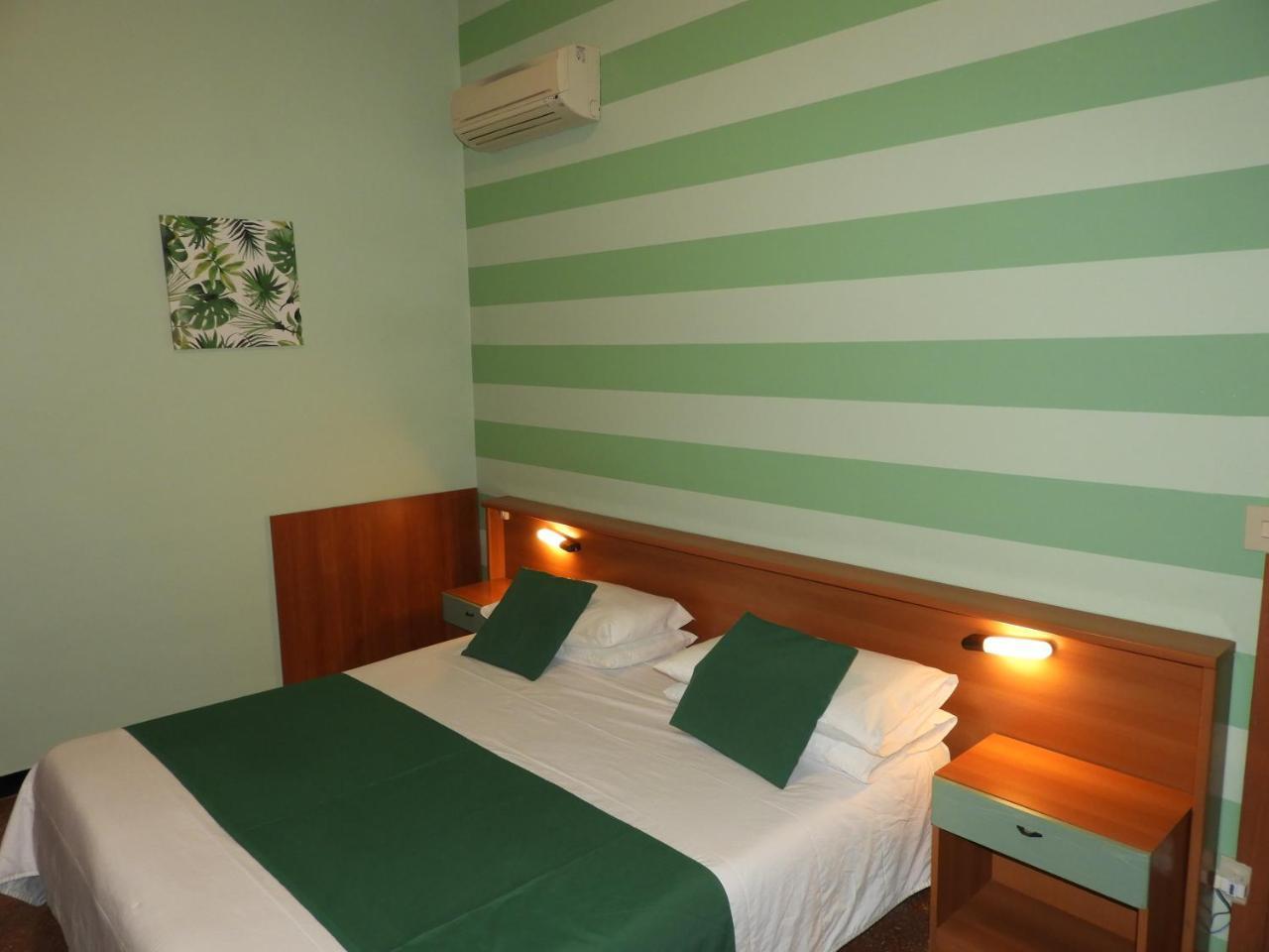 Albergo Glory Borghetto Santo Spirito Exterior photo
